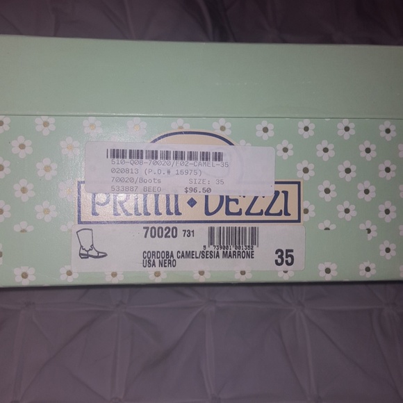 Adorable brown boots! - Picture 6 of 7